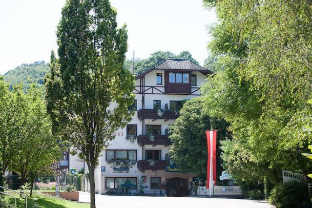 Hotel Post Laaben Buitenkant foto